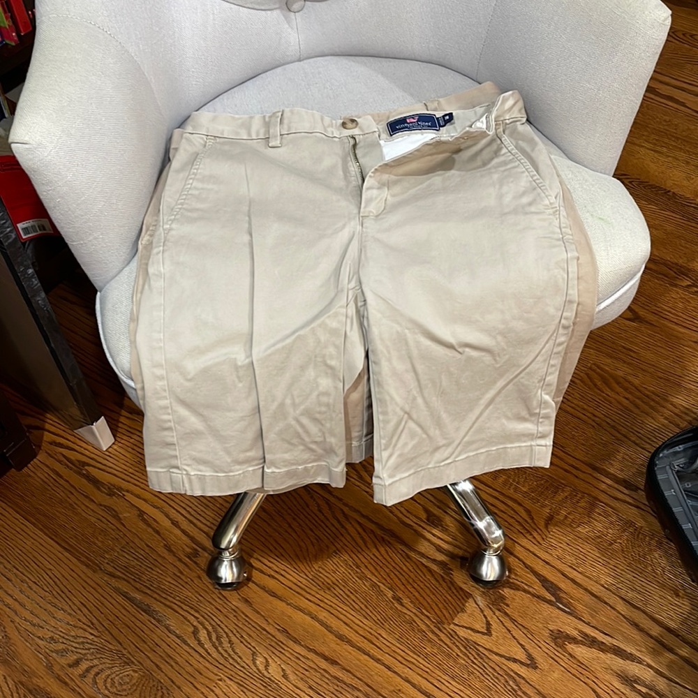 5 kaki short good condition. Excellent for uniforms.